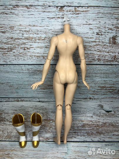 Тело Барби рестлерши