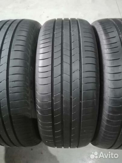 Kumho Ecsta HS51 215/55 R17 94V