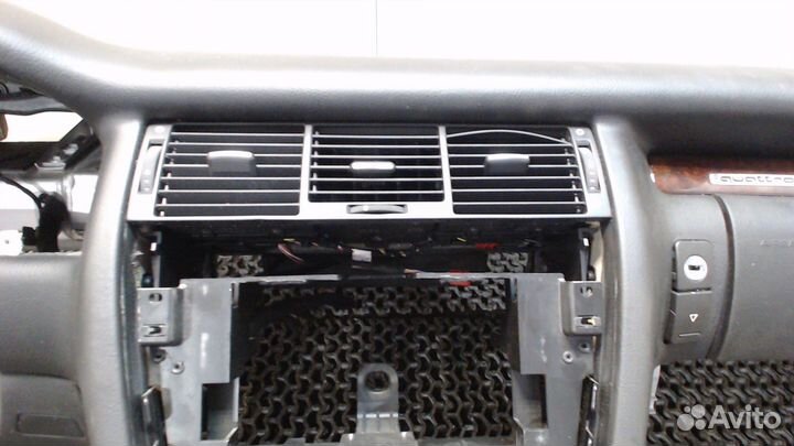 Панель передняя салона Audi A8 (D2), 2001