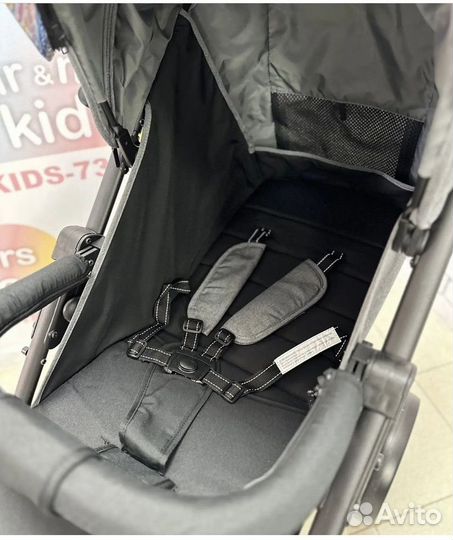 Прогулочная коляска новая
