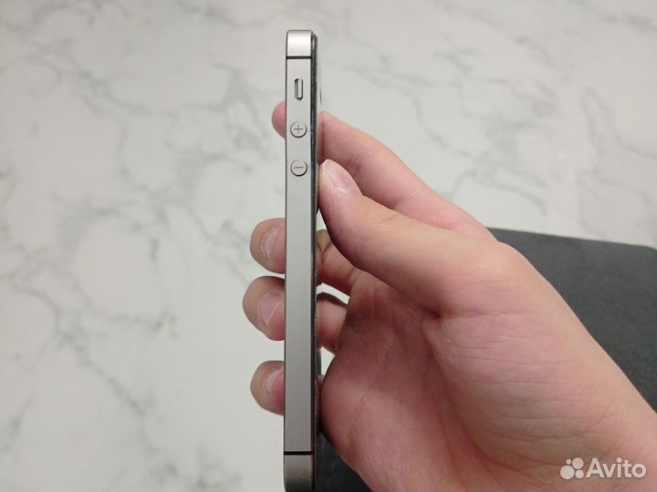 iPhone 5S, 16 ГБ