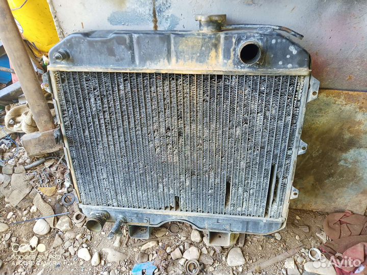 На УАЗ радиатор