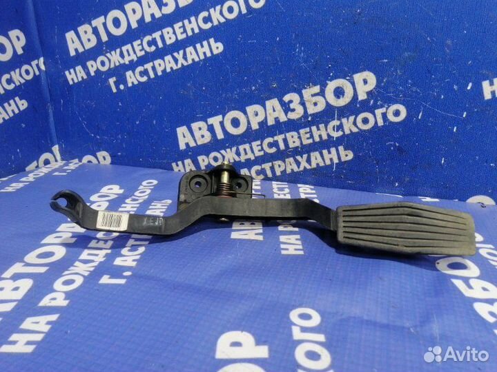 Педаль газа Hyundai Elantra Xd седан 2007