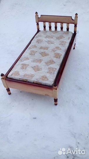 Детская деревянная кровать