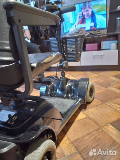 Инвалидная коляска с электроприводом