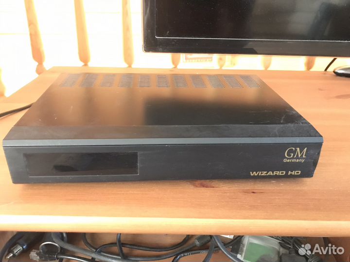 Спутниковый тв ресивер Golden media wizard HD