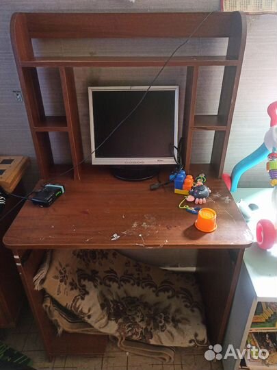 Компьютерный стол