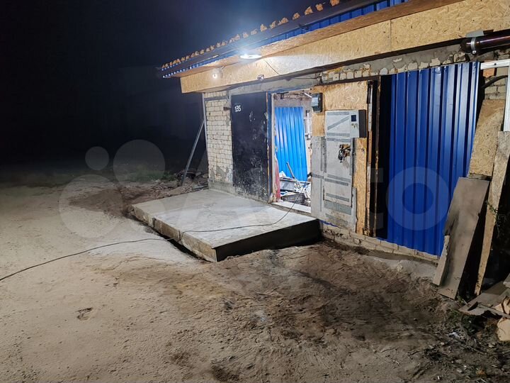 Гараж, > 30 м²