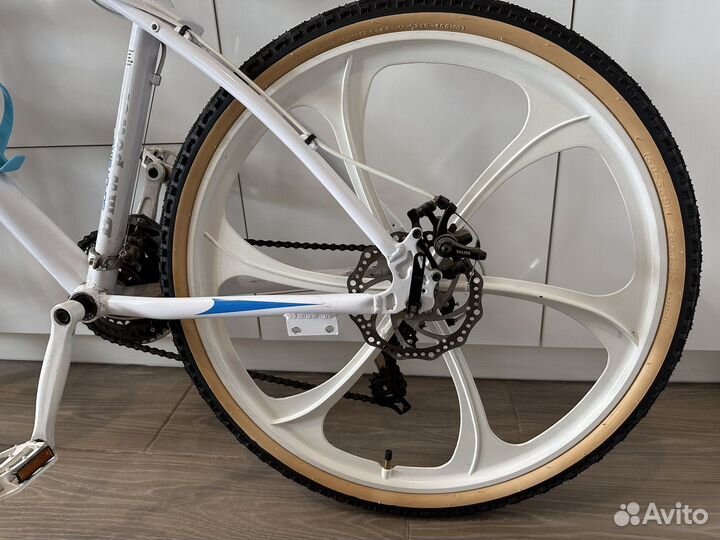 Велосипед на литых дисках