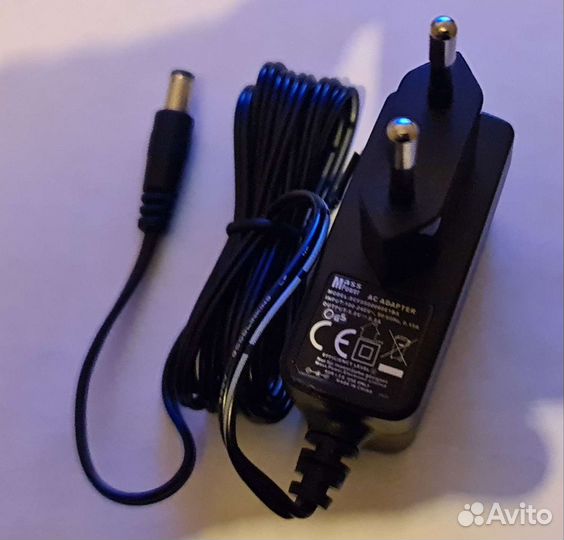 Блок питания 5v,0.8a новый