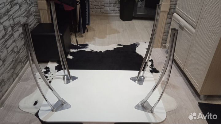 Кухонный стол