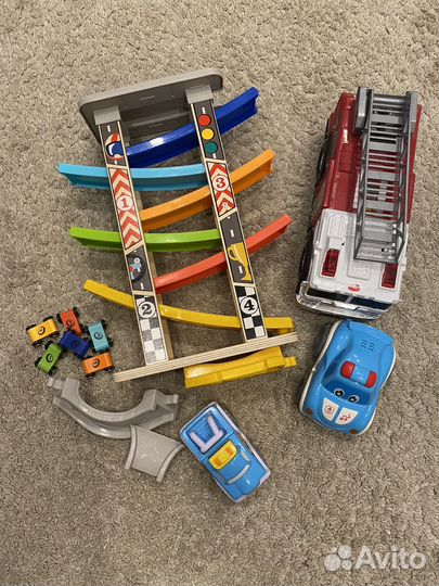 Игровой трек и машинки