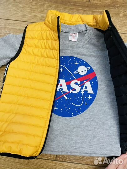 Костюм детский тройка новый 104 р