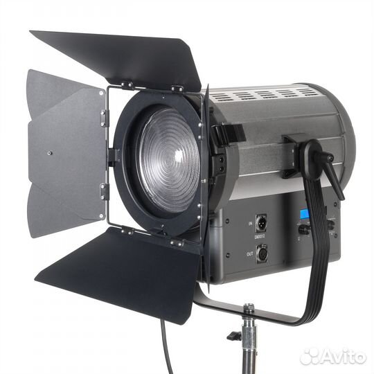 Осветитель студийный GreenBean Fresnel 300 LED X3