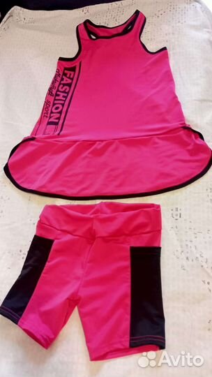 Костюм для тенниса девушки