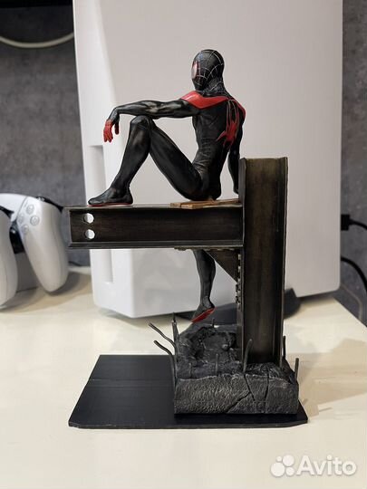 Моделька человек паук mails moralis