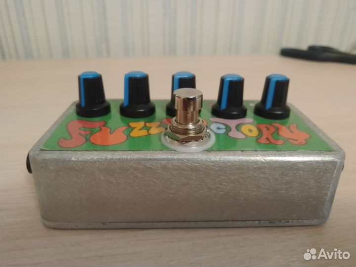 Гитарная педаль клон Fuzz Factory