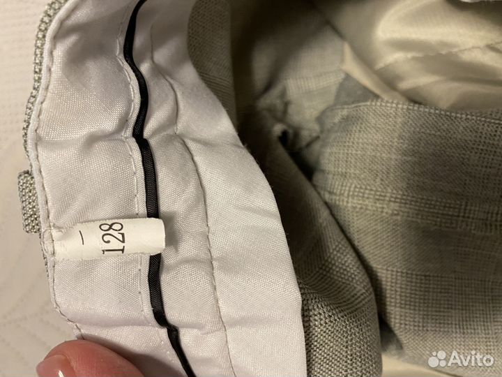 Костюм :брюки жилетка и галстук