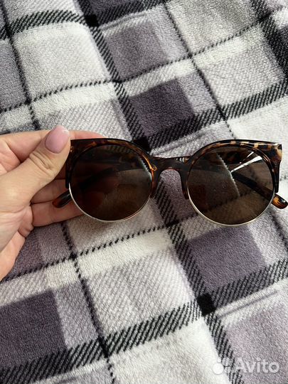 Солнцезащитные очки hm