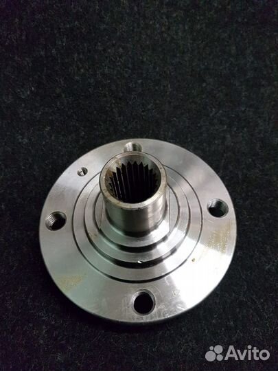 Ступица передняя 175407615 VW