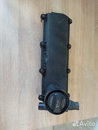 Клапанная крышка Skoda octavia tur 1.6 BFQ