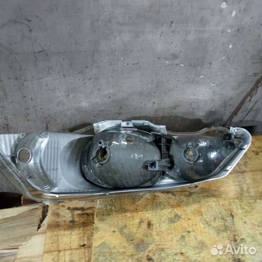 Фара на Хонду Одиссея RA7