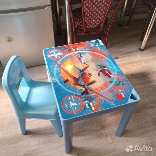 Детский стол и стул