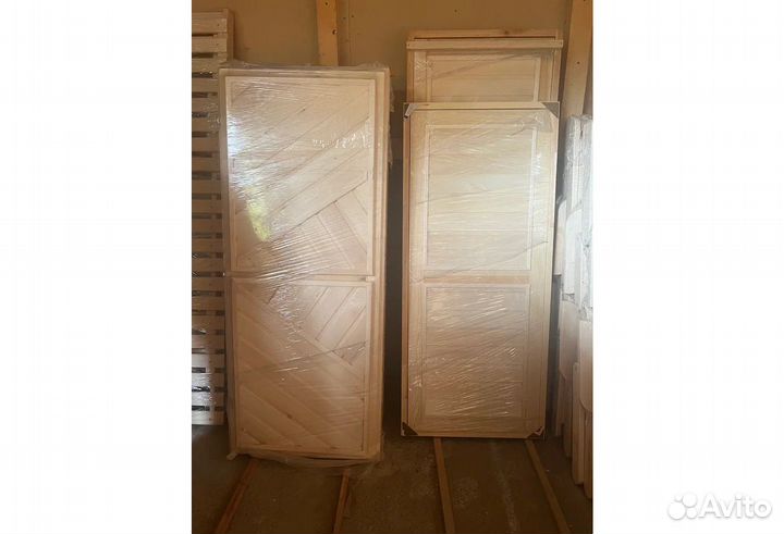 Дверь деревянная для бани и сауны