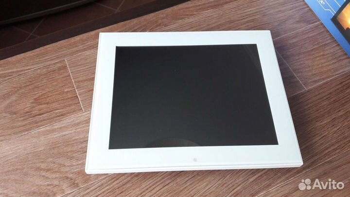 Цифровая фоторамка digma PF- 1001 новая