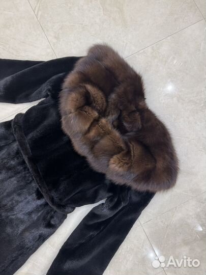 Шуба норковая с соболиным капюшоном