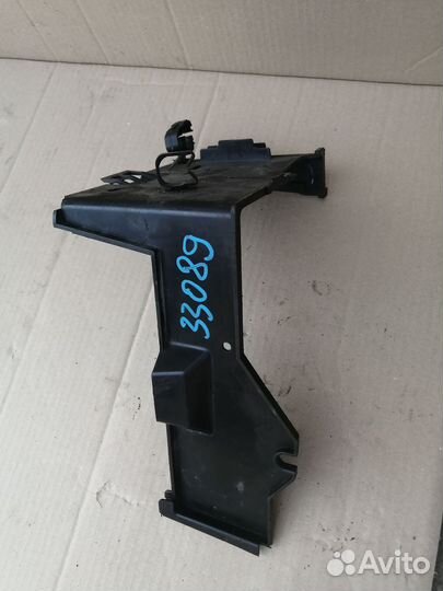 Крепление аккумулятора Ford Focus 2