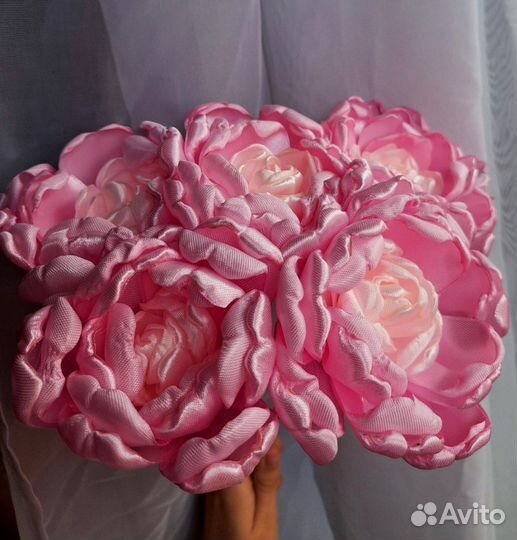 Букет из атласных лент с блестками