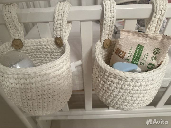 Органайзер вязаный для кровати