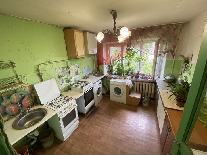 Комната 10 м² в 5-к., 5/5 эт.