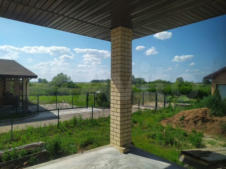 Коттедж 235 м² на участке 8 сот.