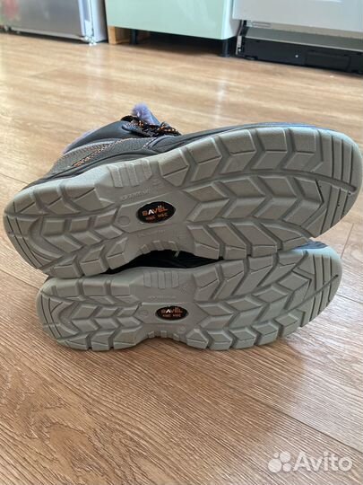 Ботинки зимние 42 р