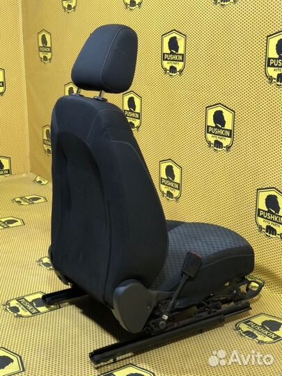 Сиденье переднее левое Opel Astra K