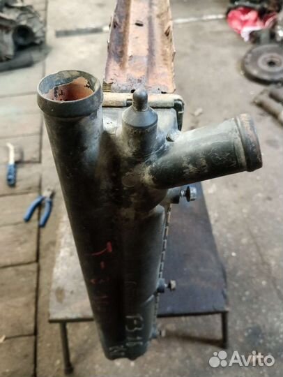 Радиатор охлаждения Volkswagen Transporter T3 1.6D