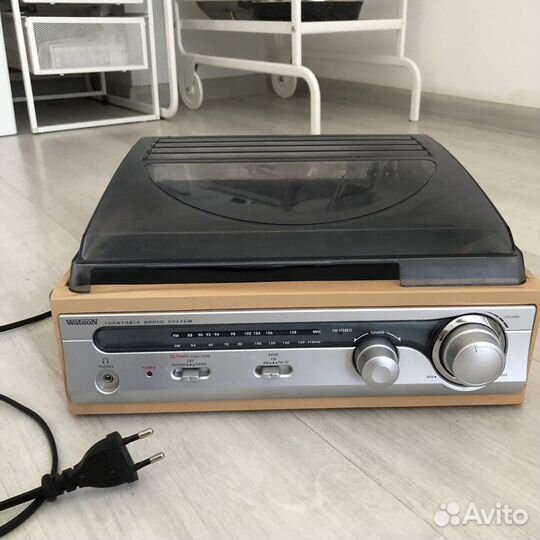 Виниловый проигрыватель