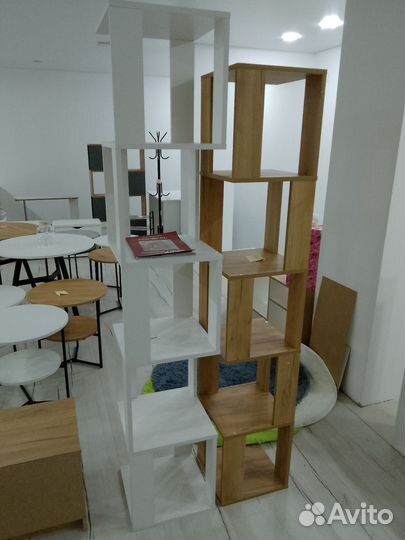 Стеллаж с полками