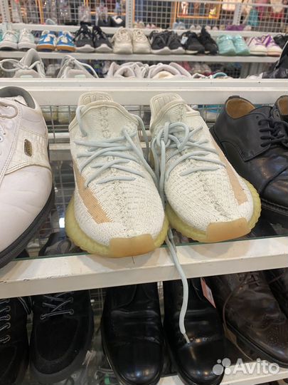 Кроссовки женские