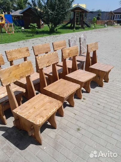 Стол со стульями