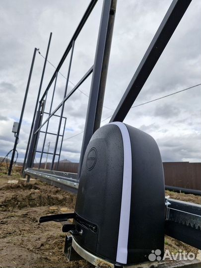 Ворота откатные с калиткой под ключ