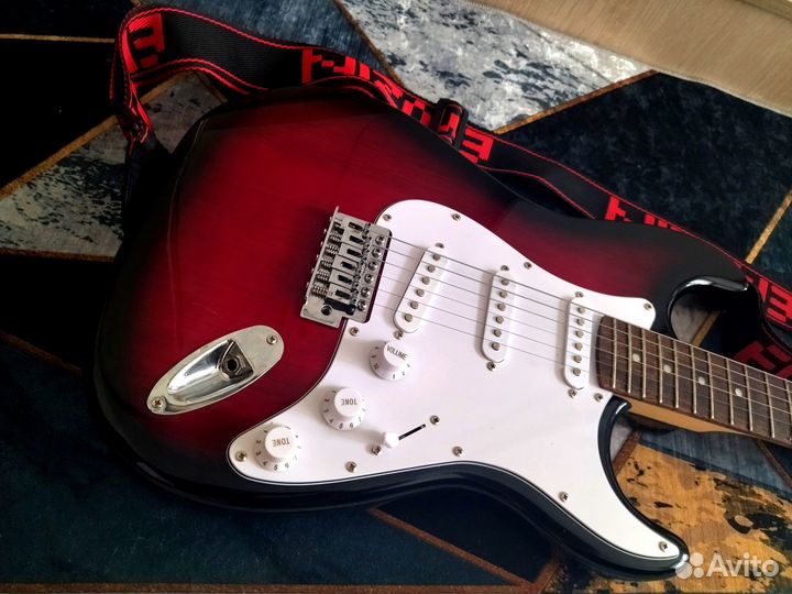 Электро-гитара stratocaster