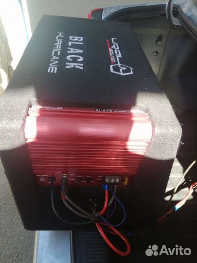 Сабвуфер и усилитель в автомобиль