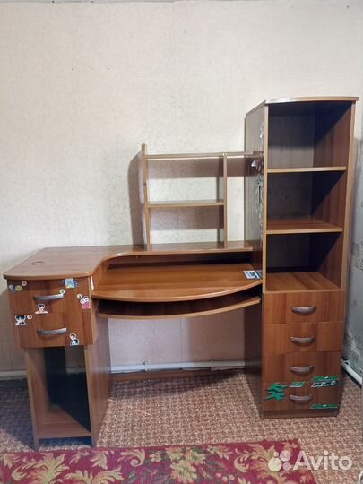 Компьютерный стол