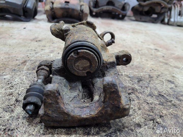 Суппорт задний левый Mitsubishi Space Star DG3A