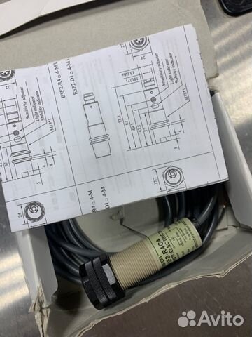 Оптический датчик E3F2-R4C4-E Omron