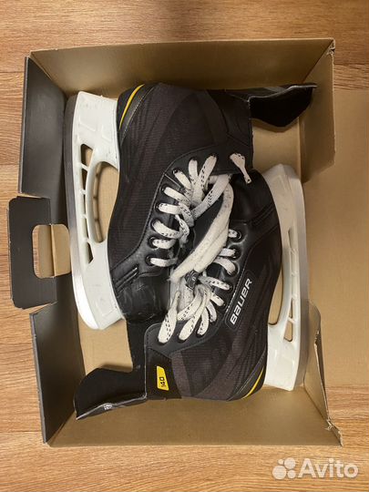 Хоккейные коньки bauer