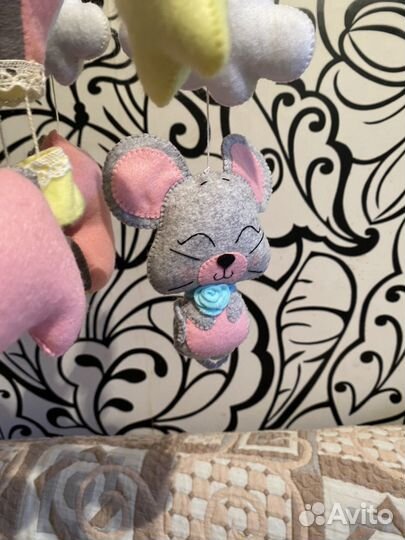 Мобиль на кроватку из фетра